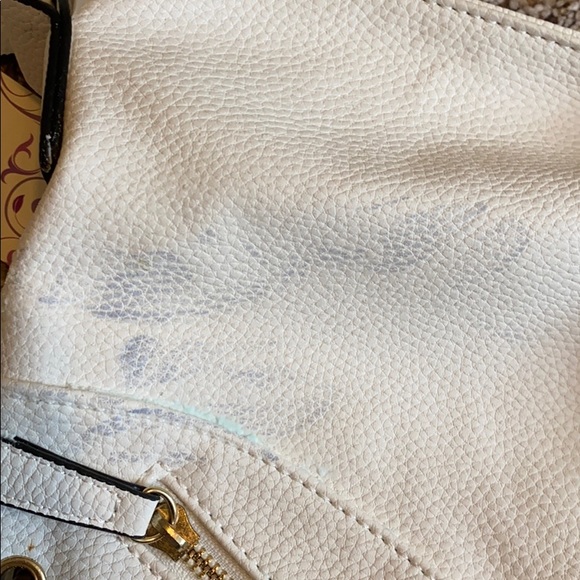 White handbag purse tote gold accessories - Picture 5 of 10